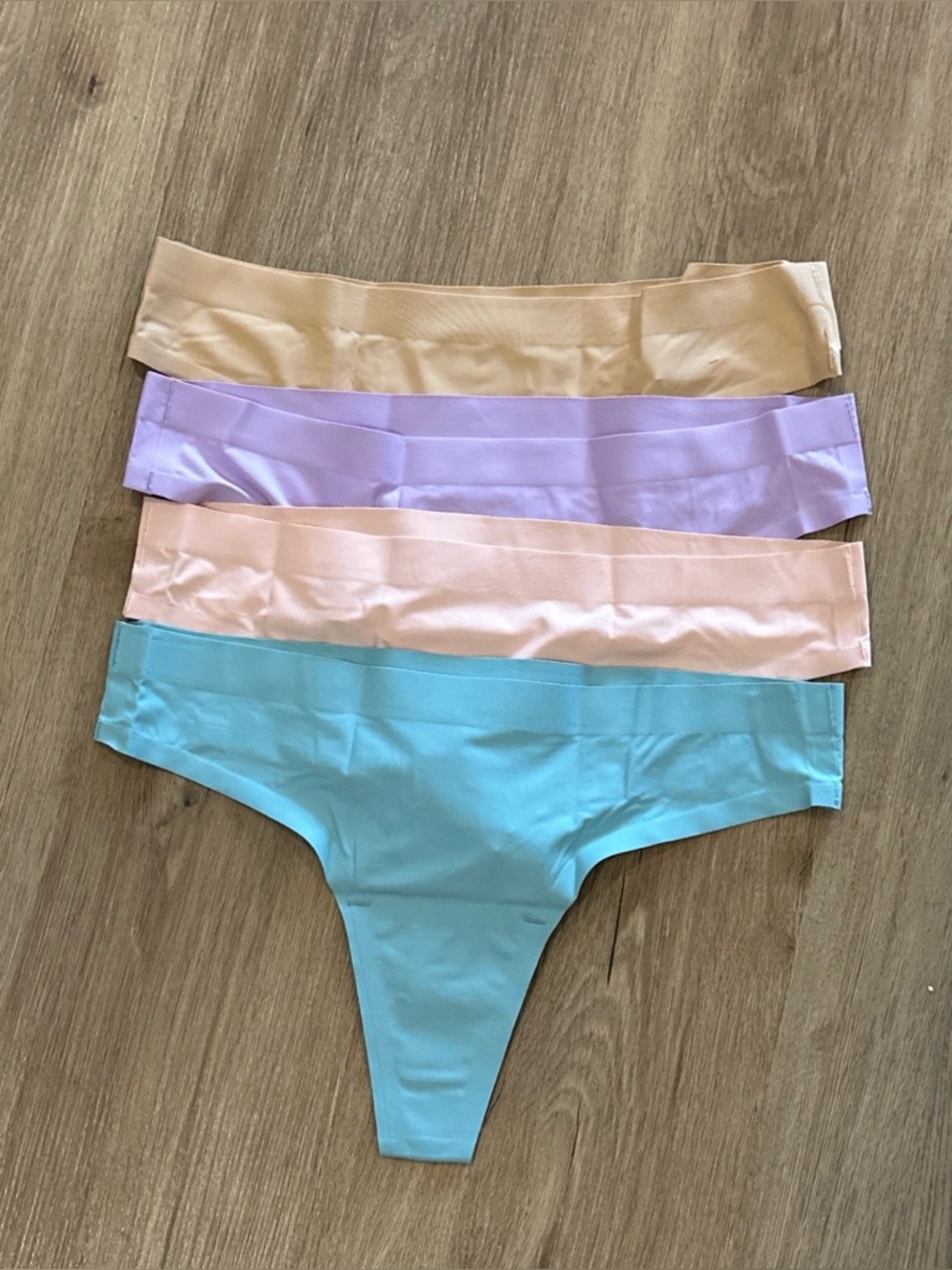 NEW Knix Essential Underwear Size M Set of FOUR No Show Thongs!